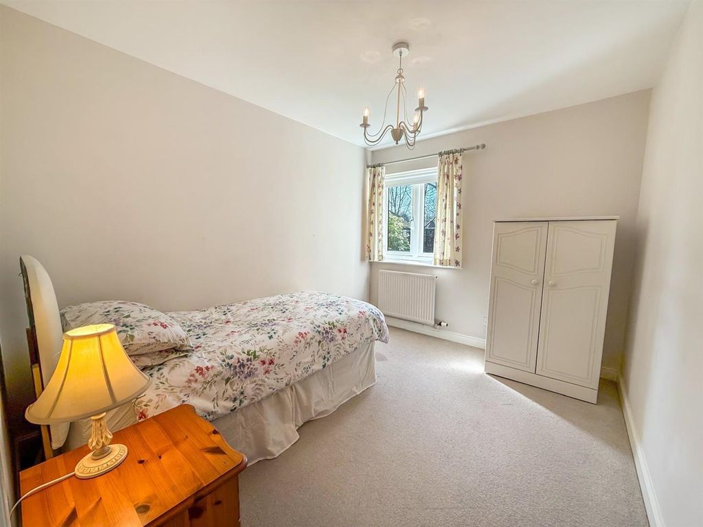 Additional image 12 of 2 bed flat for salePark Road, Buxton SK17