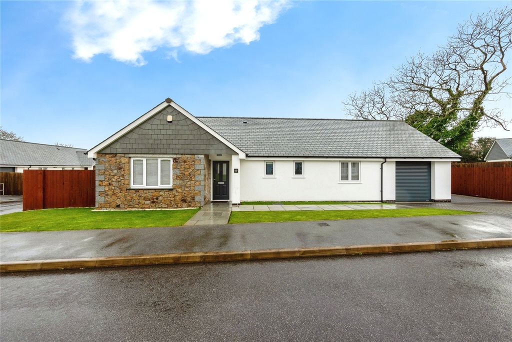 3 bed bungalow for saleStarling Close, Higher Cross Lane, Camelford, Cornwall PL32