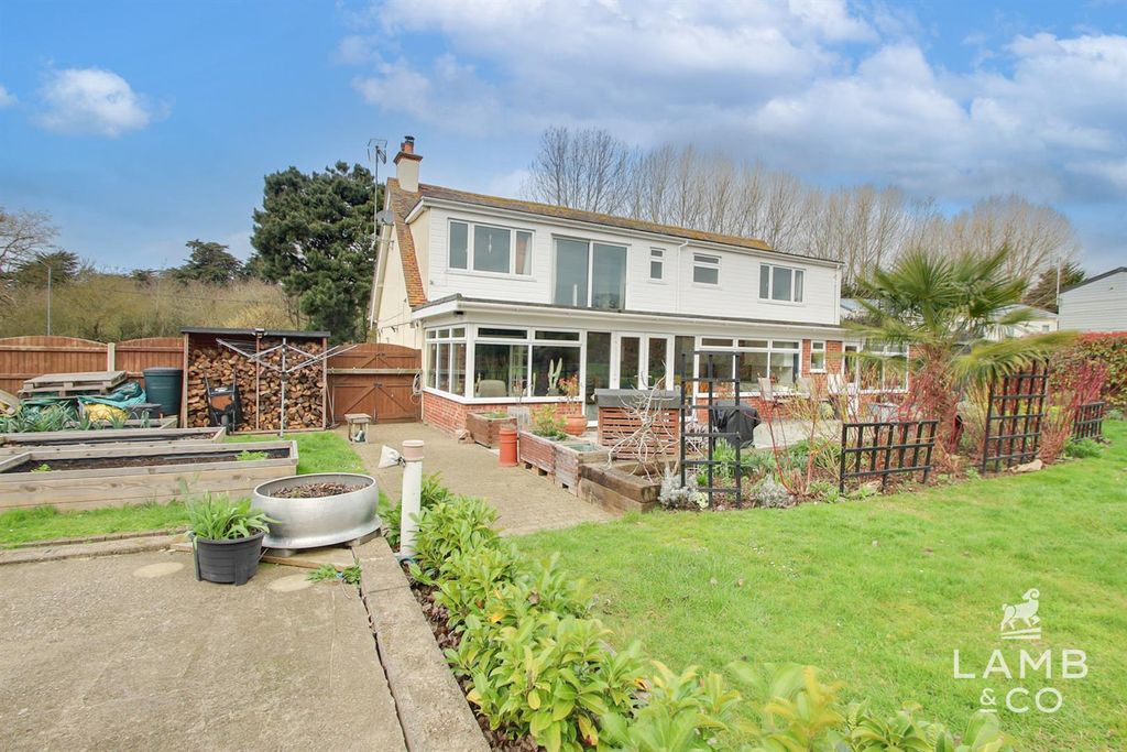 Additional image 30 of 5 bed detached house for saleLondon Road, Little Clacton CO16