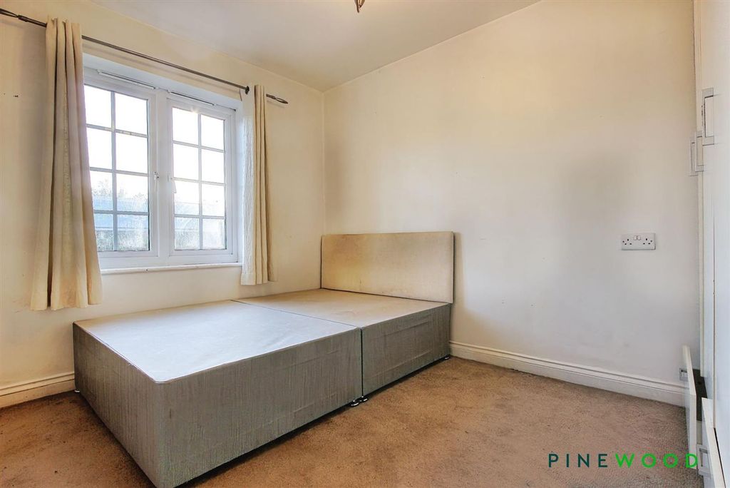 Additional image 9 of 2 bed flat for saleArchdale Close, Chesterfield S40