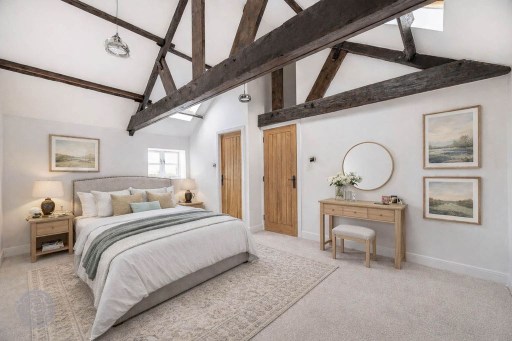 4 bed barn conversion for saleMeadow Lane, Huntington CH3 photo 3