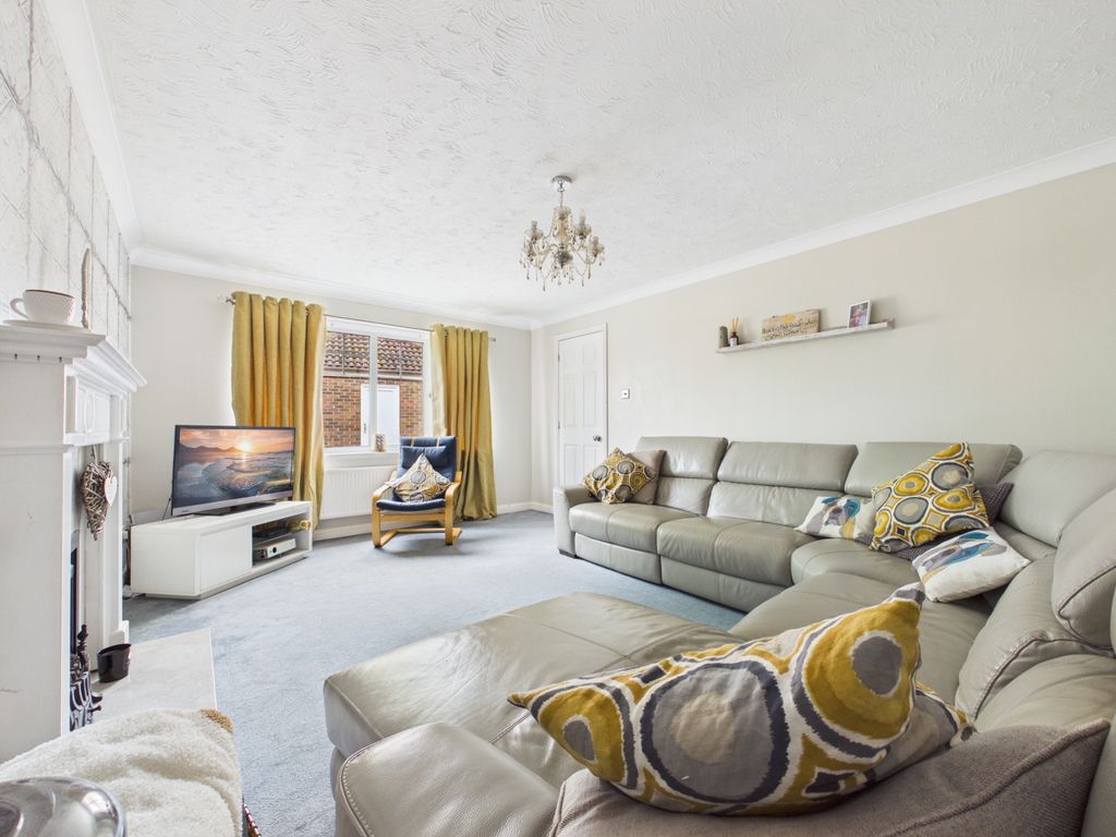 Additional image 8 of 4 bed detached house for salePasture Way, Castleford, West Yorkshire WF10