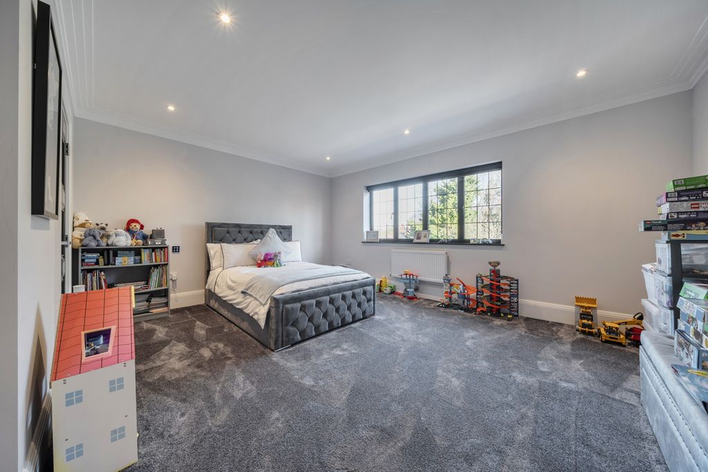 Additional image 16 of 7 bed detached house for saleHeathley End, Chislehurst BR7