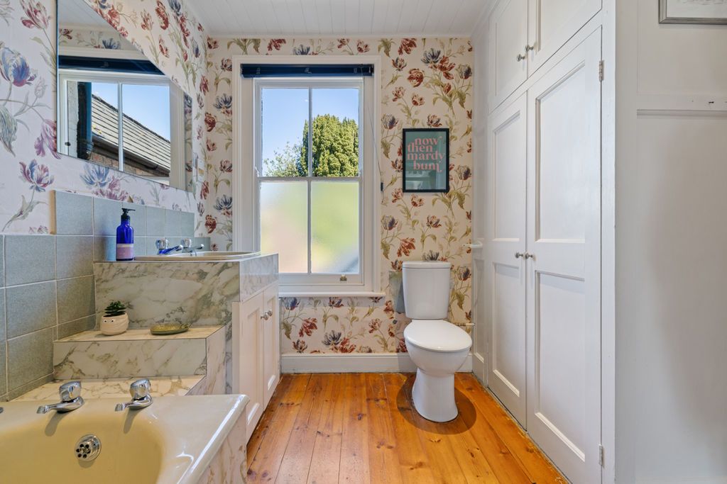 Additional image 24 of 4 bed semi-detached house for saleWhyke Road, Chichester PO19