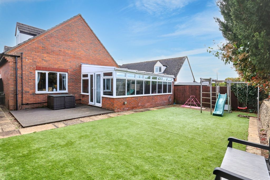 Additional image 21 of 4 bed detached house for sale16 Wychwood Close, Carterton OX18