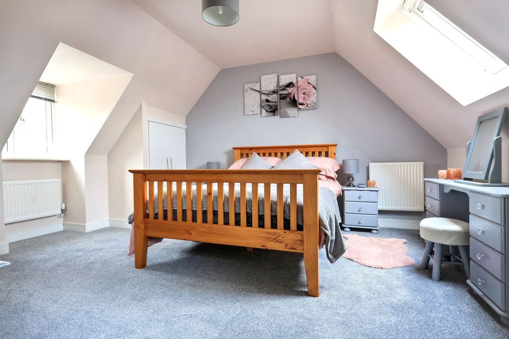 Additional image 18 of 5 bed detached house for saleBerryfield Way, Carterton OX18