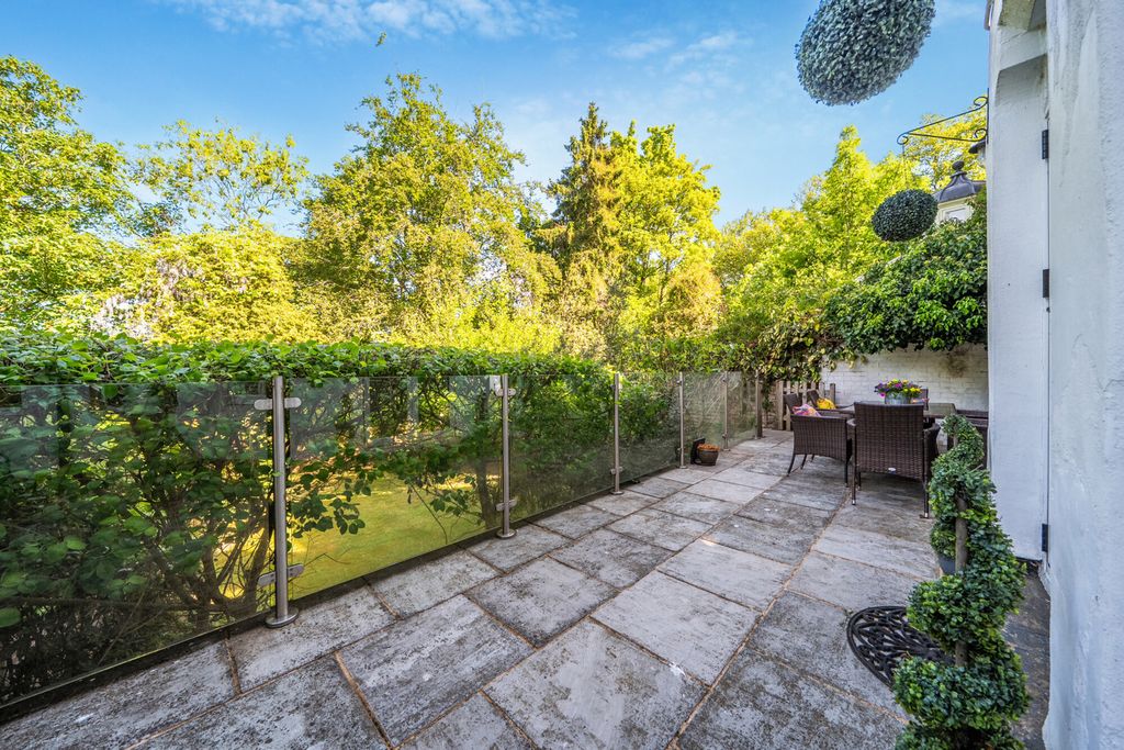 Additional image 20 of 4 bed flat for saleSusan Wood, Chislehurst BR7