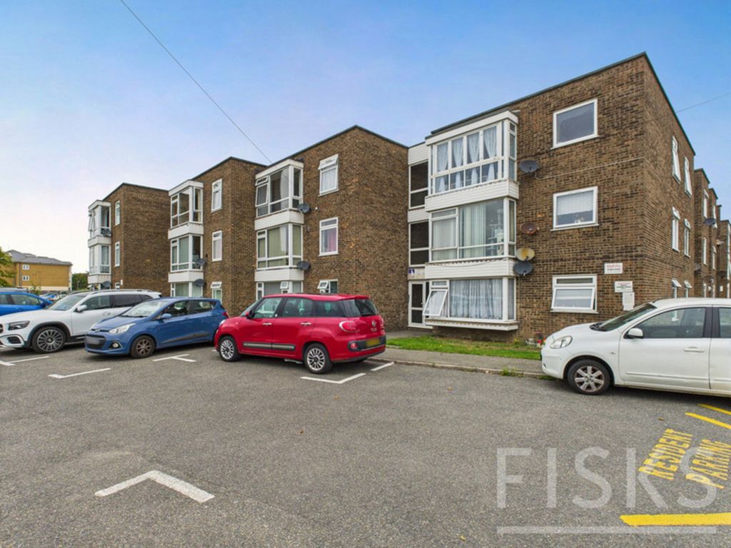 2 bed flat for saleEastern Esplanade, Canvey Island SS8