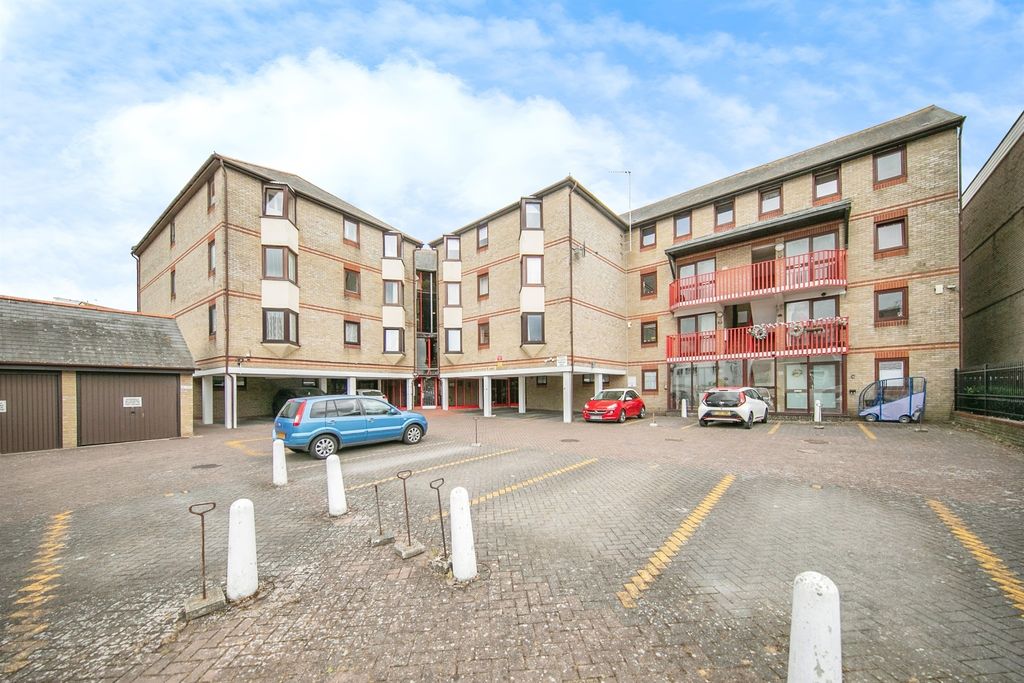 Additional image 12 of 2 bed flat for saleRosemary Road, Clacton-On-Sea CO15