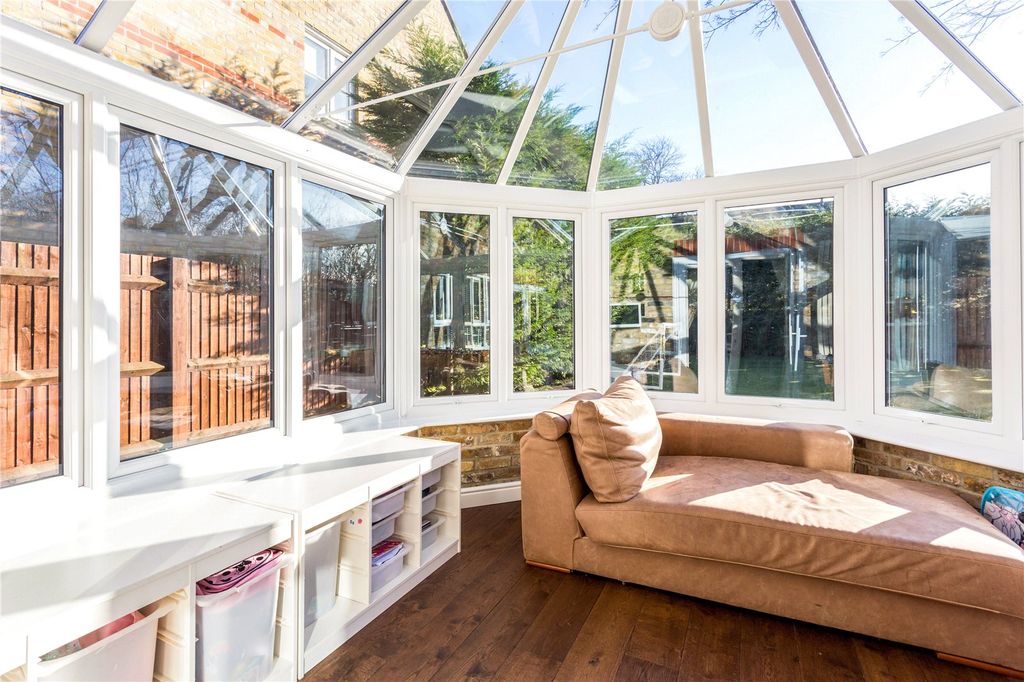Additional image 4 of 5 bed detached house for saleGowrie Place, Caterham CR3