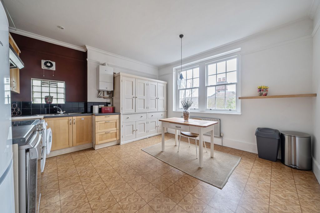 Additional image 13 of 2 bed flat for saleManor Park, Chislehurst BR7