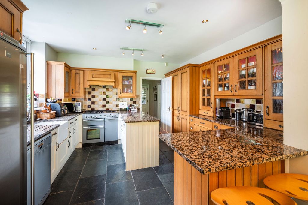 Additional image 7 of 5 bed detached house for saleHeathfield Road, Bushey WD23