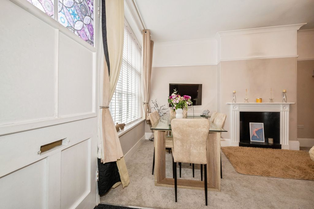 Additional image 6 of 3 bed flat for saleKing Street, Tavistock PL19