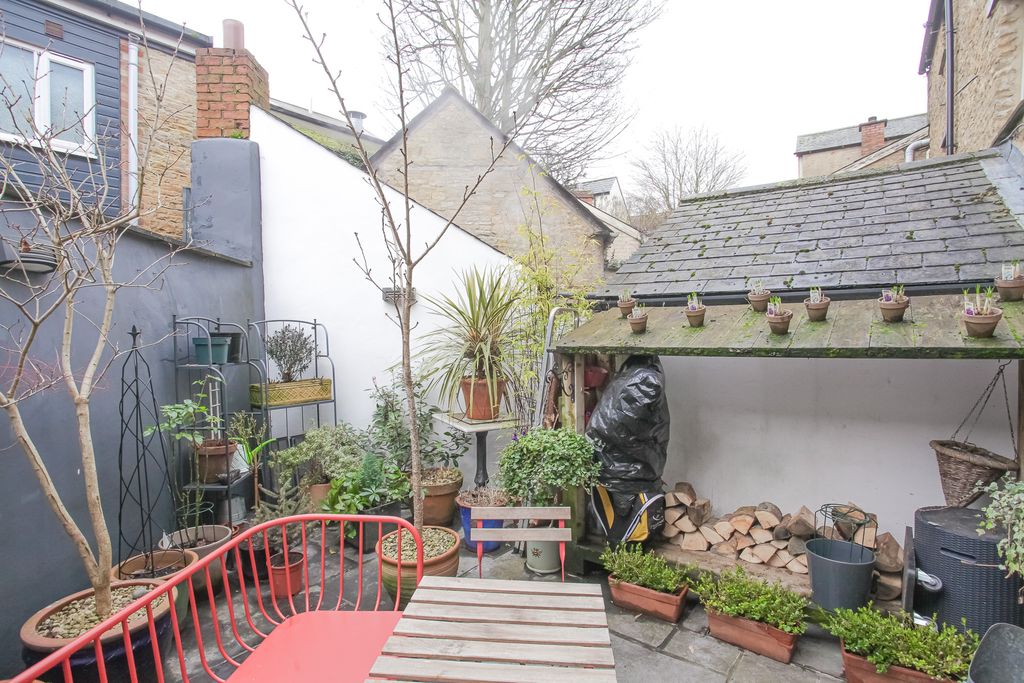 Additional image 11 of 2 bed terraced house for saleHorsefair, Chipping Norton OX7