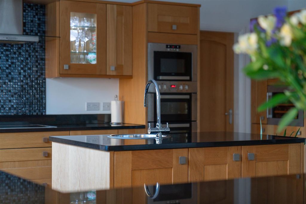 Additional image 8 of 4 bed detached house for saleNetherleigh Road, Ashgate, Chesterfield S40