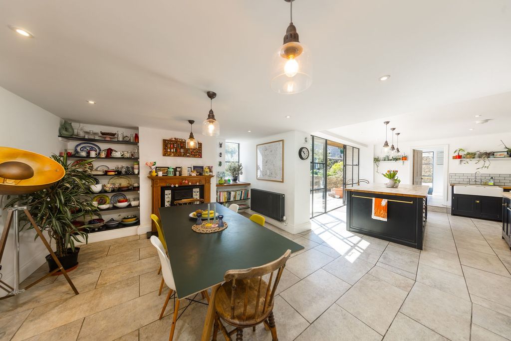 Additional image 8 of 6 bed detached house for saleAlbion Street, Chipping Norton OX7