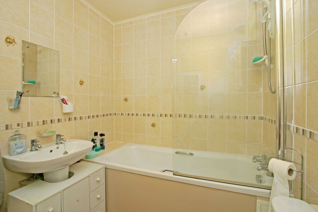 Additional image 13 of 1 bed flat for saleNorth Roskear Road, Camborne, Cornwall TR14