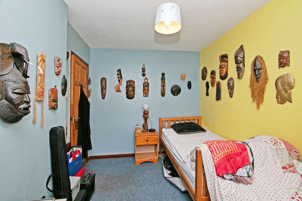 Additional image 3 of 1 bed flat for saleNorth Roskear Road, Camborne, Cornwall TR14