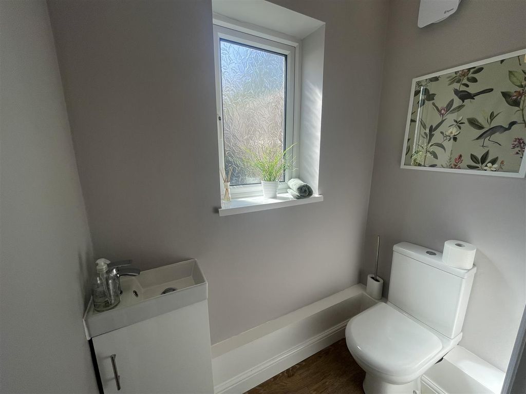 Additional image 15 of 6 bed detached house for saleLindisfarne Close, Chester Le Street DH2