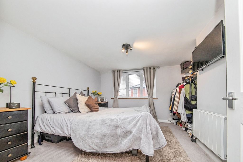 Additional image 4 of 2 bed flat for saleStation Road, Sudbury, Suffolk CO10
