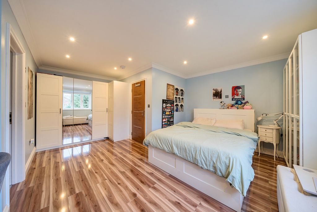 Additional image 18 of 5 bed detached house for saleHeathfield Road, Bushey WD23