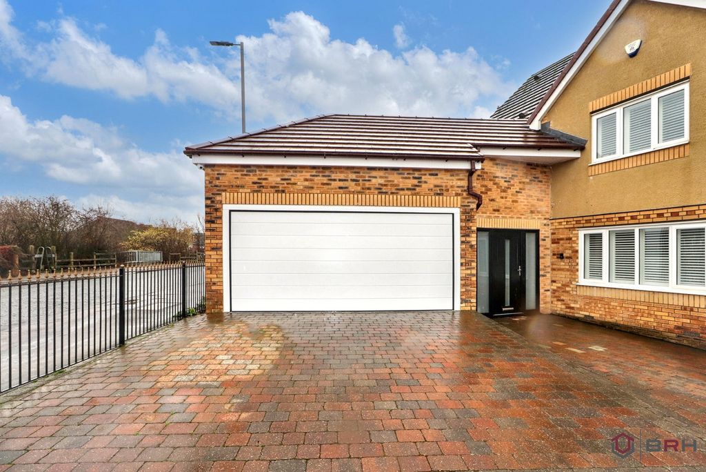 Additional image 4 of 5 bed detached house for salePasture Way, Castleford WF10
