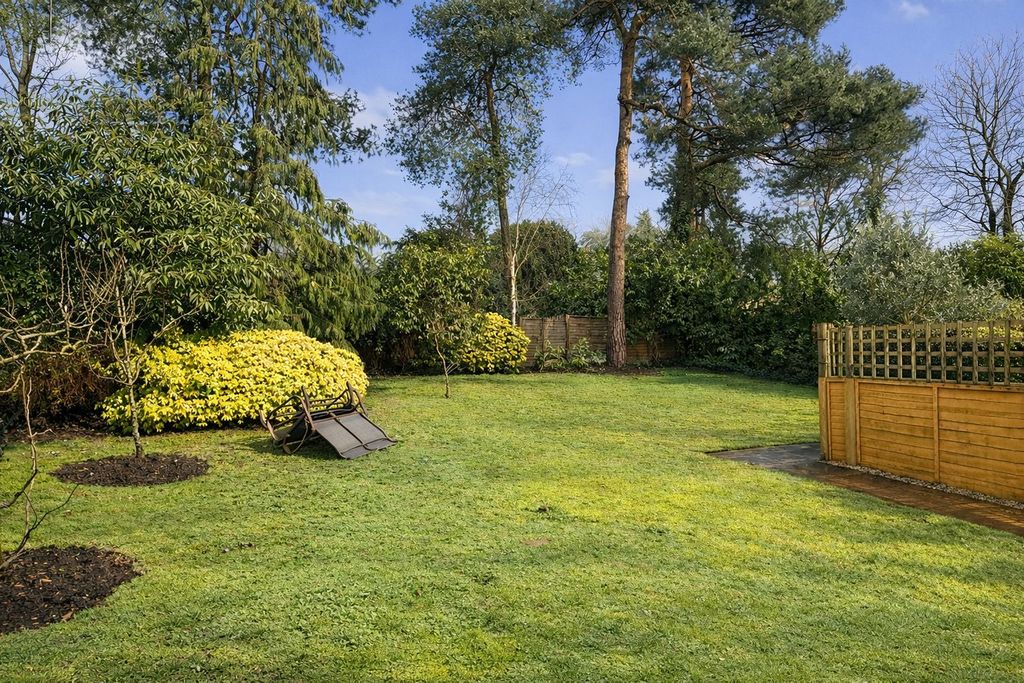 Additional image 13 of 2 bed flat for saleMiddle Gordon Road, Camberley GU15