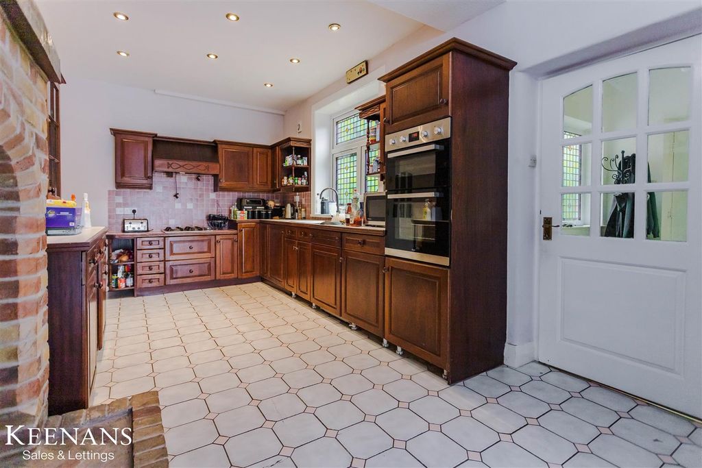 Additional image 3 of 4 bed semi-detached house for saleReedley Drive, Burnley BB10