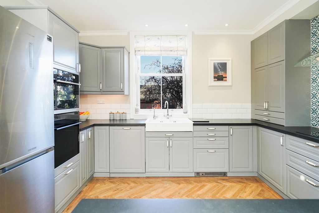 Additional image 2 of 6 bed semi-detached house for saleNewbold Road, Chesterfield S41