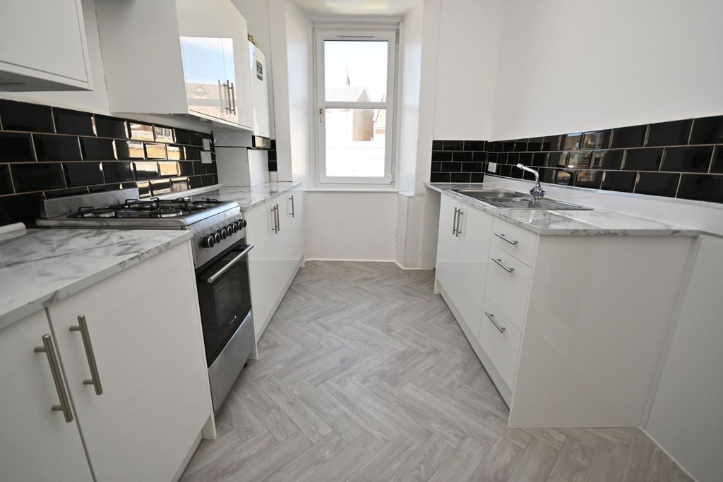 Additional image 10 of 2 bed flat for sale4A Church Street, Dunoon, Argyll And Bute PA23
