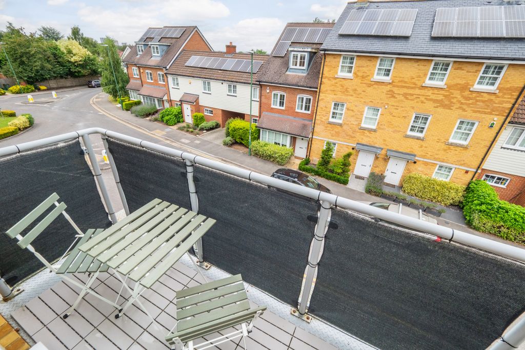Additional image 4 of 2 bed flat for saleDiamond Jubilee Way, Carshalton, Surrey SM5