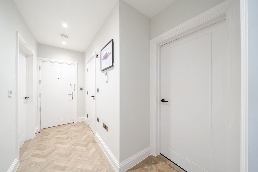 Additional image 14 of 2 bed flat for saleChurch Hill, Caterham CR3