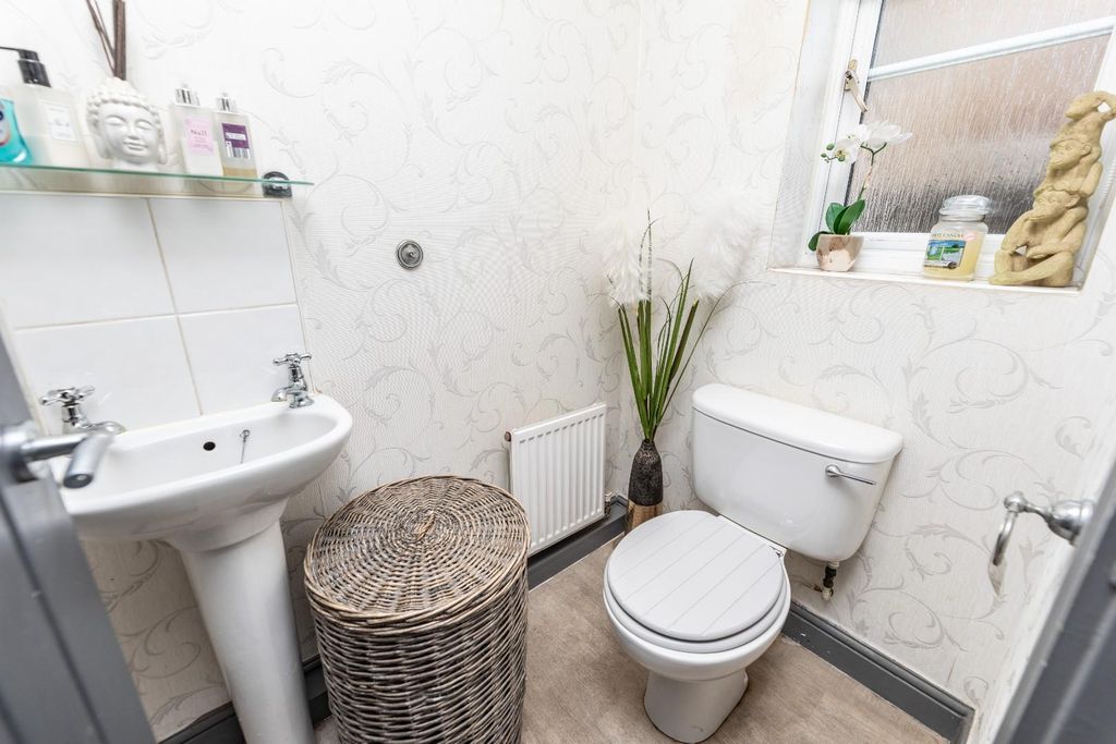 Additional image 9 of 5 bed detached house for saleRedhill Walk, Castleford WF10