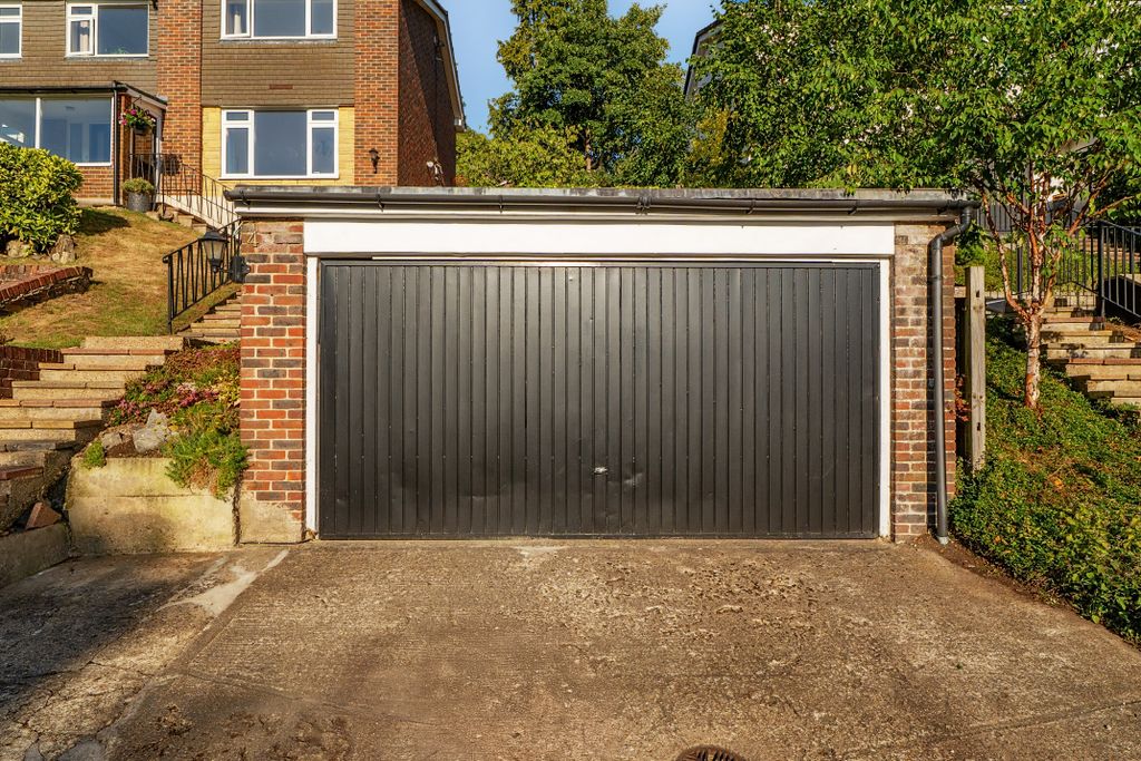 Additional image 11 of 4 bed detached house for saleBradenhurst Close, Caterham CR3