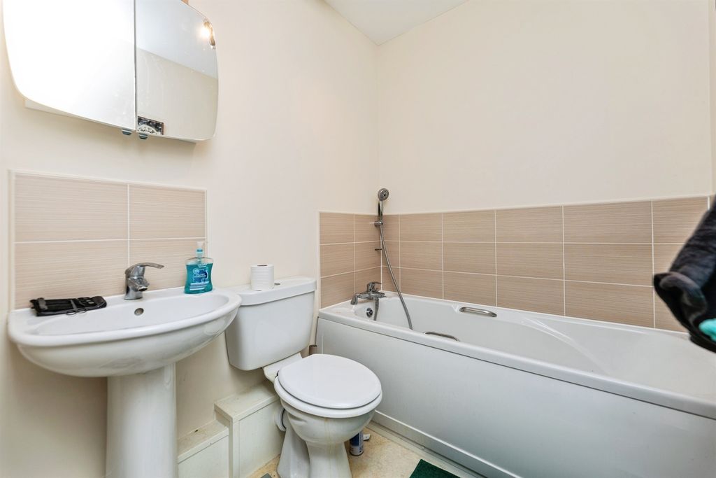 Additional image 6 of 2 bed flat for salePriory Chase, Pontefract WF8