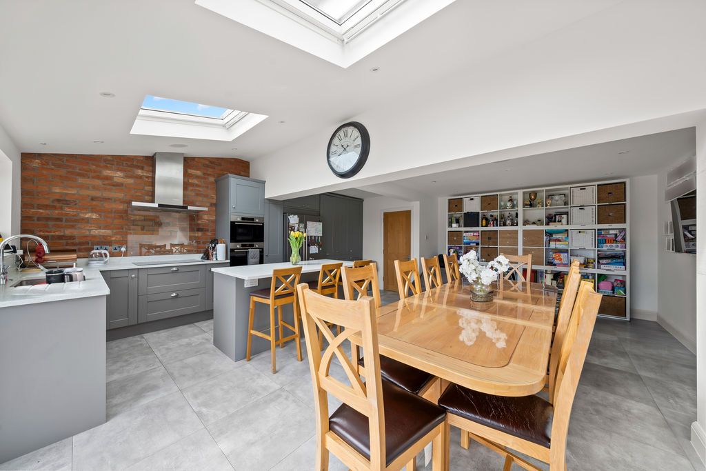 Additional image 7 of 4 bed semi-detached house for saleHarrow Road, Carshalton Beeches SM5