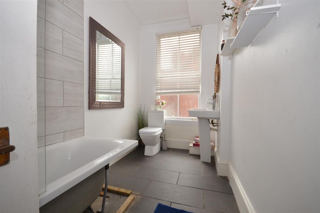 Additional image 8 of 4 bed detached house for saleLumley Street, Castleford WF10