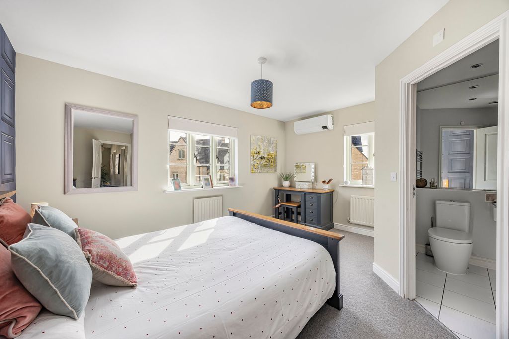 Additional image 15 of 5 bed detached house for saleBeecham Close, Cirencester, Gloucestershire GL7