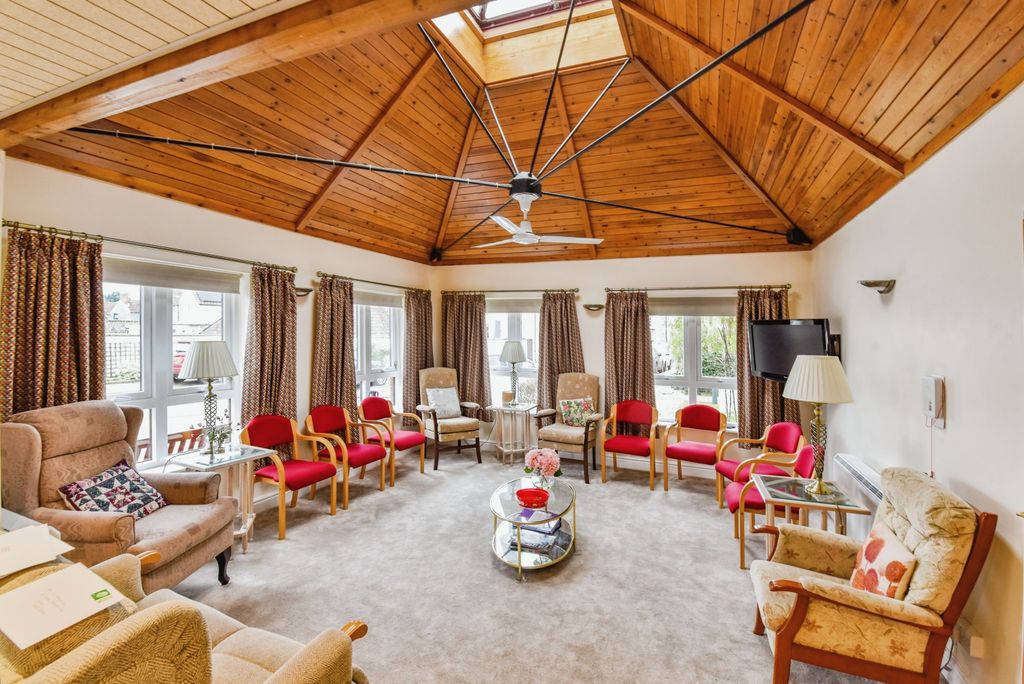 Additional image 12 of 1 bed flat for saleThe Cloisters, South Street, Wells, Somerset BA5