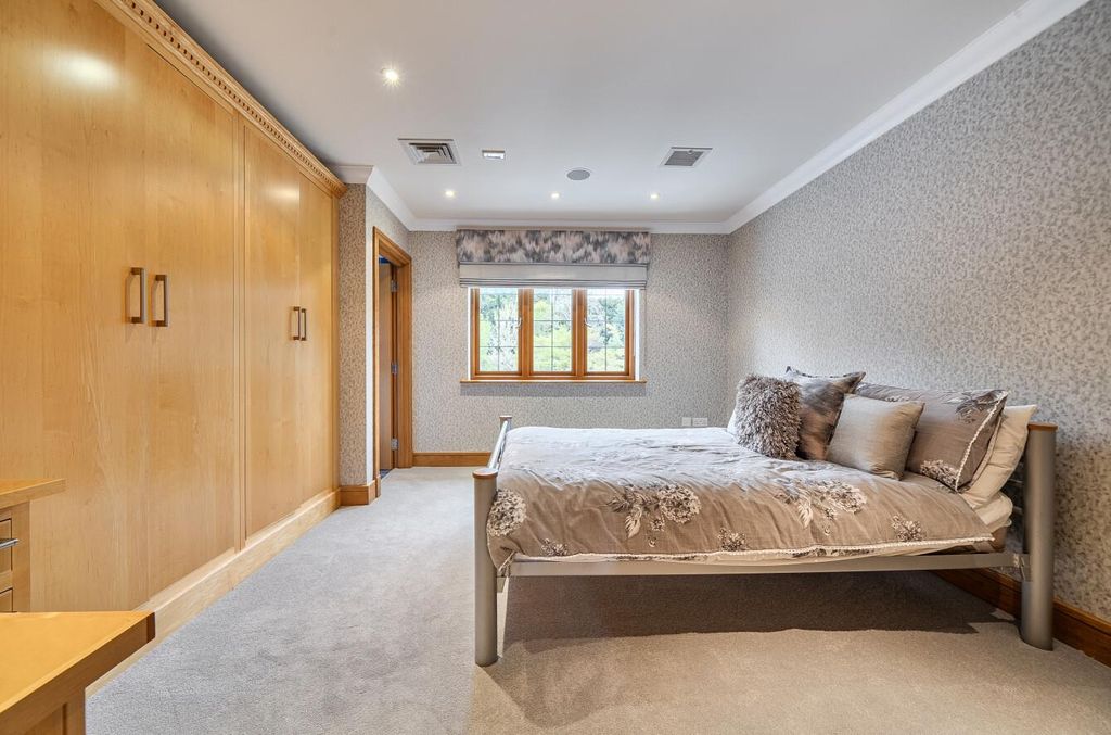 Additional image 13 of 5 bed detached house for saleProwse Avenue, Bushey Heath, Bushey WD23