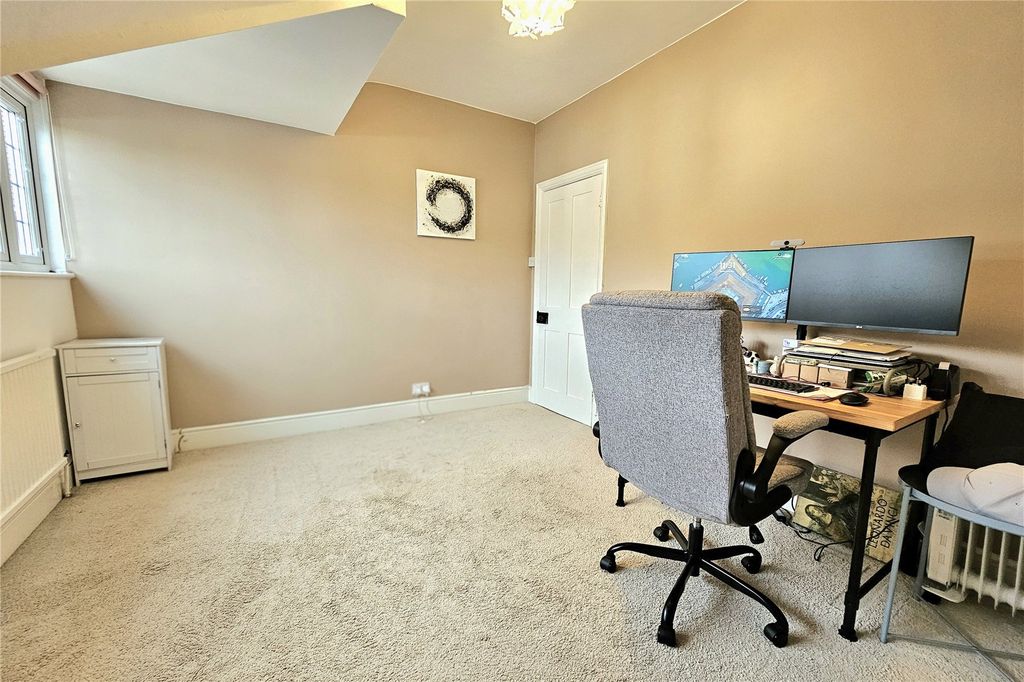 Additional image 10 of 2 bed flat for sale20 Heatherdale Road, Camberley, Surrey GU15