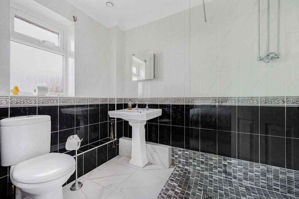 Additional image 23 of 5 bed detached house for saleBaunton Lane, Cirencester, Gloucestershire GL7