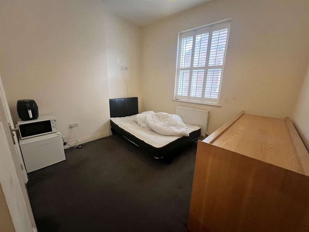 Additional image 10 of Property for saleHigh Street, Cinderford GL14