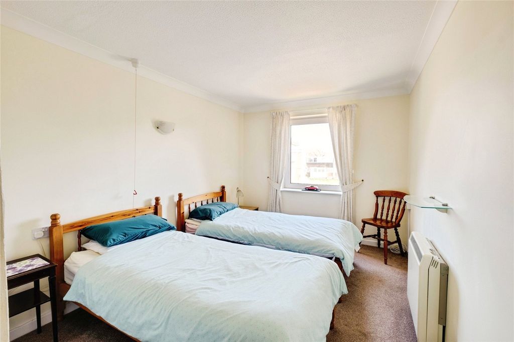 Additional image 7 of 2 bed flat for saleHomestour House, Christchurch BH23