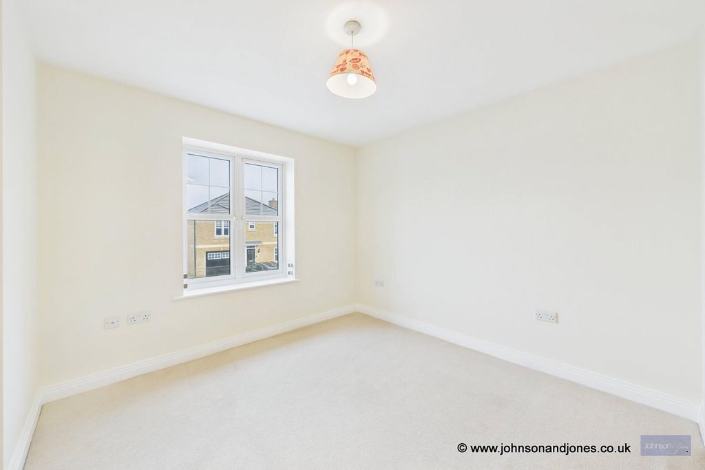 Additional image 17 of 4 bed detached house for saleKingfisher Close, Chertsey KT16