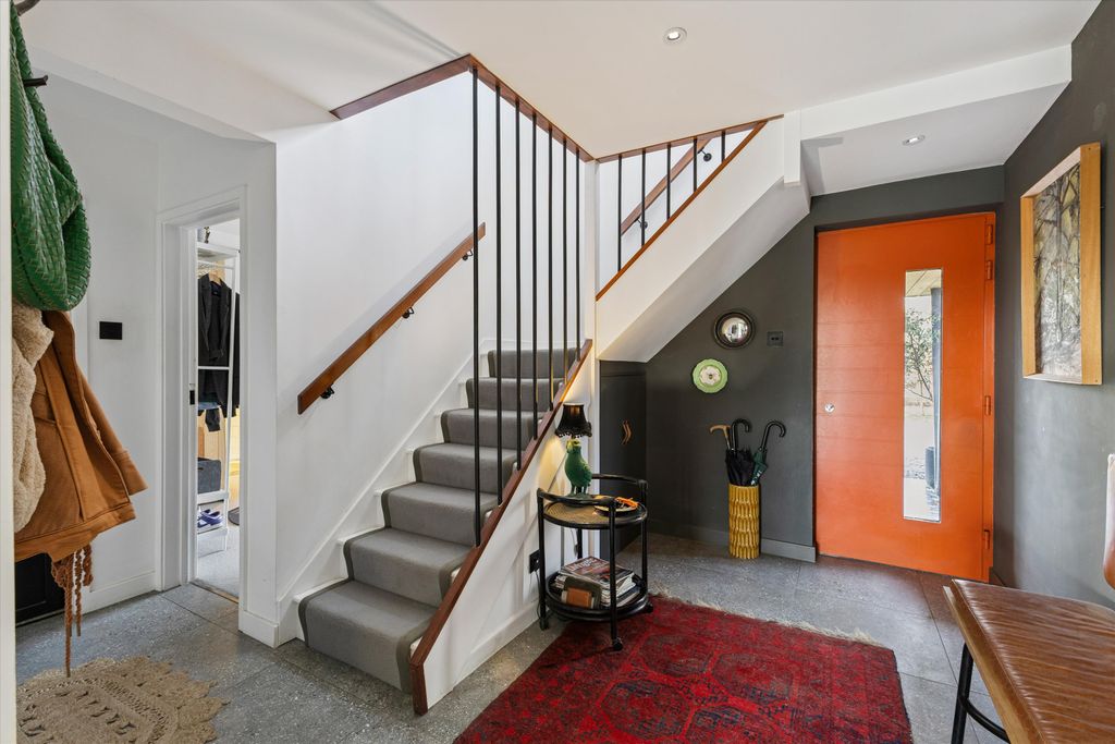 Additional image 12 of 5 bed detached house for saleGreenway Lane, Charlton Kings, Cheltenham, Gloucestershire GL52