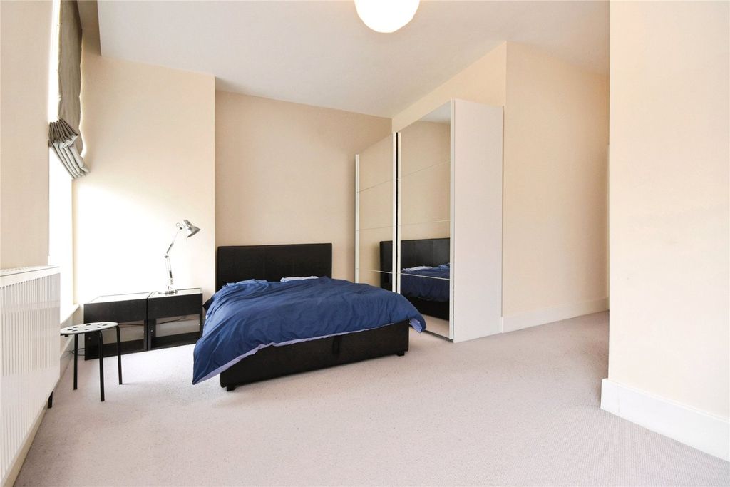Additional image 7 of 2 bed flat for saleHigh Street, Chelmsford, Essex CM1