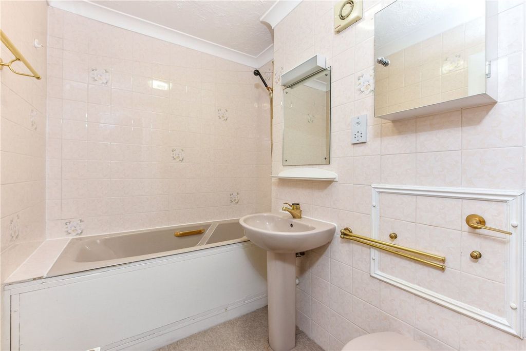 Additional image 11 of 2 bed flat for saleHenty Gardens, Chichester PO19