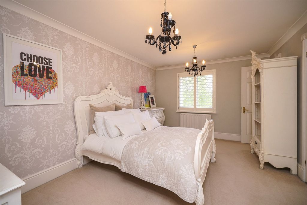 Additional image 25 of 5 bed detached house for saleChiltern Close, Bushey, Hertfordshire WD23