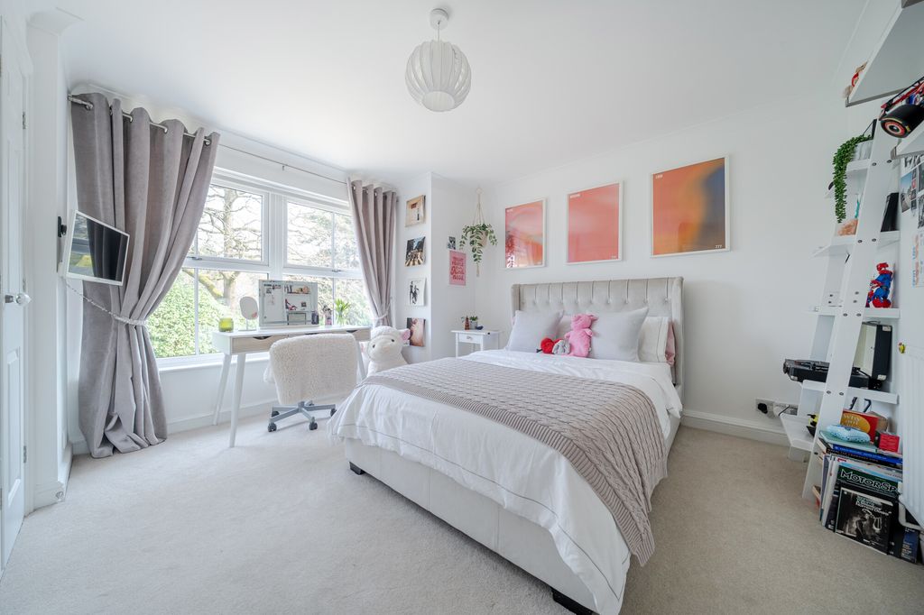 Additional image 9 of 6 bed detached house for saleWalkers Ridge, Camberley GU15